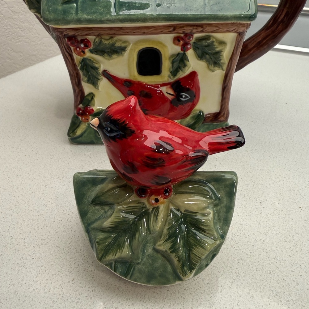Susan Winget Winter Wonder Red Cardinal Birdhouse Teapot Ceramic - Picture 8 of 15